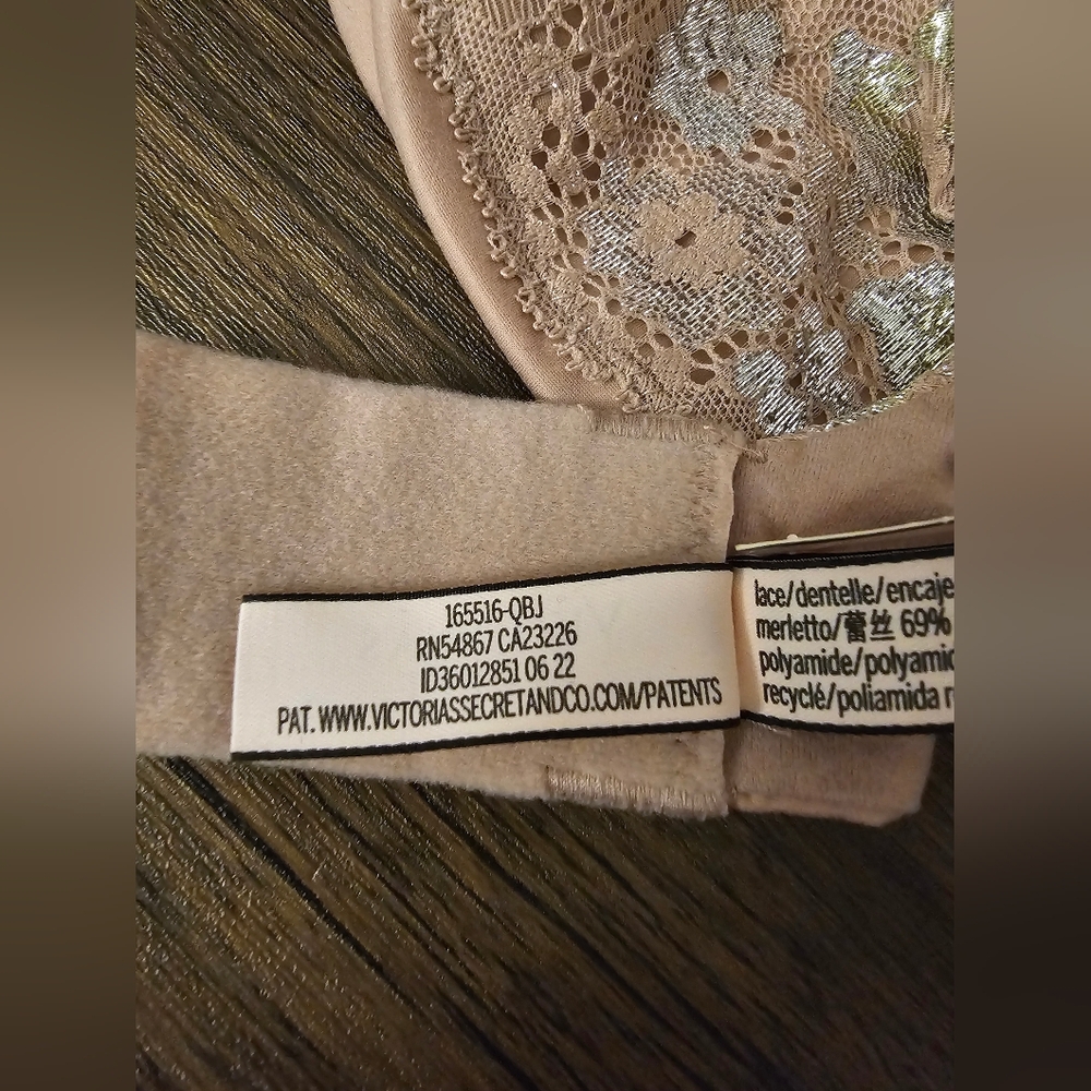 Victoria's Secret Body By Victoria Pale Metallic Lace Push-Up Bra 38C - Picture 7 of 7